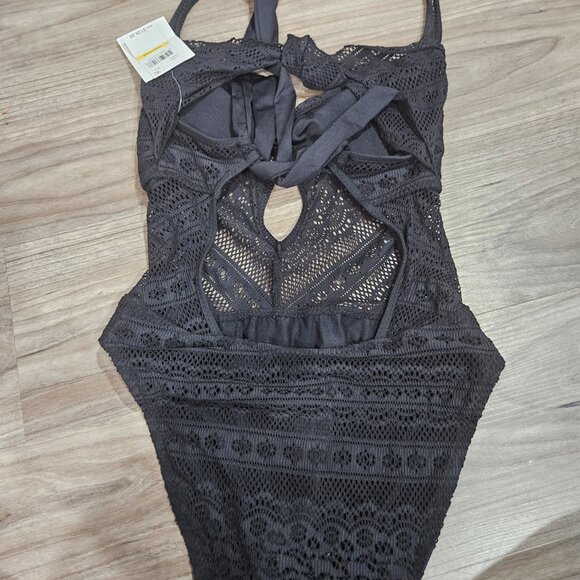 Becca color play crochet tie front one piece swimsuit - Picture 2 of 3